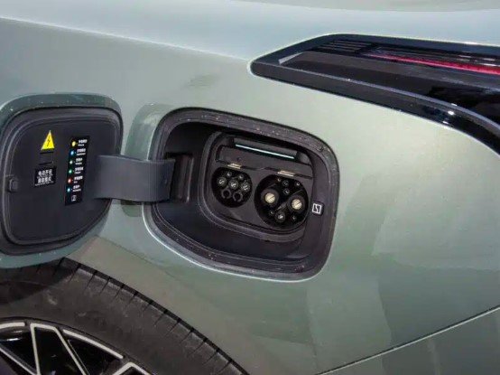 ZEEKR 001 Charging Guide in UAE
